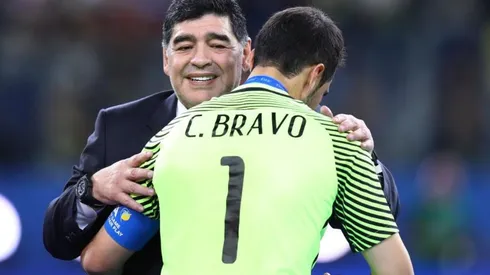 El portero de la Roja se sumó a la despedida de Maradona.