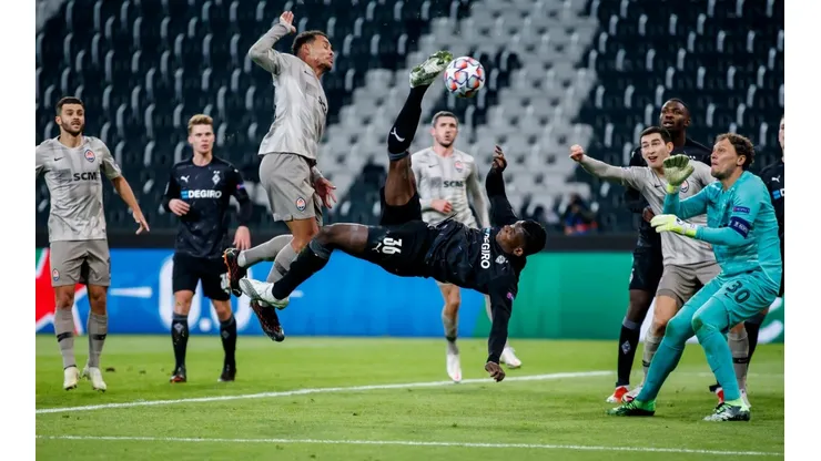 Embolo anotó un golazo de chilena ante el Shakhtar