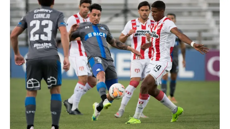 Fernando Zampedri abrió la ruta del triunfo de la UC ante River Plate