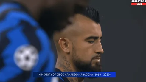 Arturo Vidal y el minuto de silencio por Maradona.