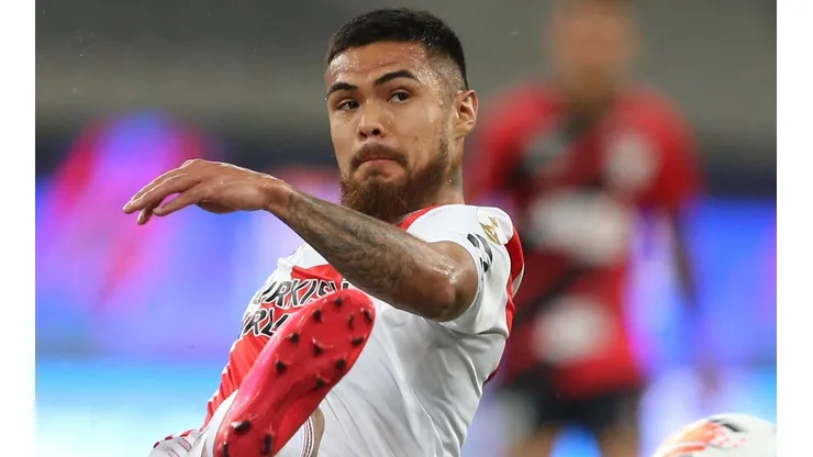 Paulo Díaz en el empate de River contra Athletico Paranaense.