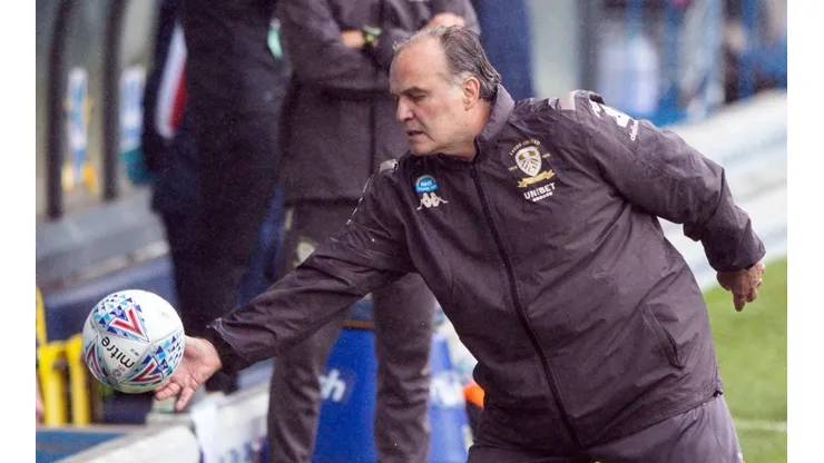 Marcelo Bielsa cumple una campaña regular después del histórico ascenso de Leeds United a la Premier League