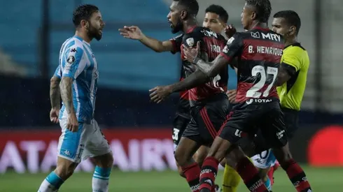 Mena fue uno de los mejores en Racing ante Flamengo