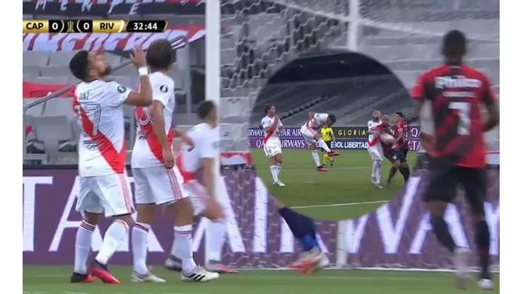 El cabezazo de Paulo Díaz: casi gol de River Plate contra Athletico Paranaense.