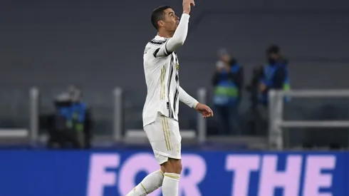 Cristiano Ronaldo dedica al cielo su golazo ante el Ferencvaros