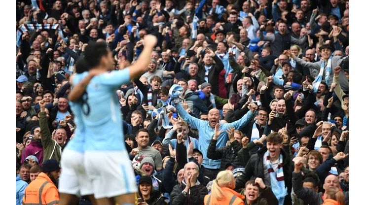 Los ingleses vuelven a los estadios