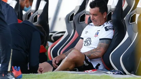 Esteban Paredes ante Audax Italiano recibe un golpe en su pie izquierdo