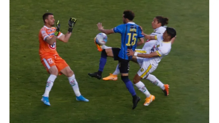 Huachipato le robó los tres puntos a la U de Conce del Ester Roa