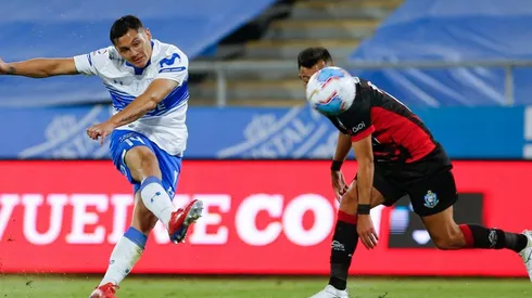Juan Fuentes tuvo su estreno goleador ante los Pumas en San Carlos de Apoquindo.
