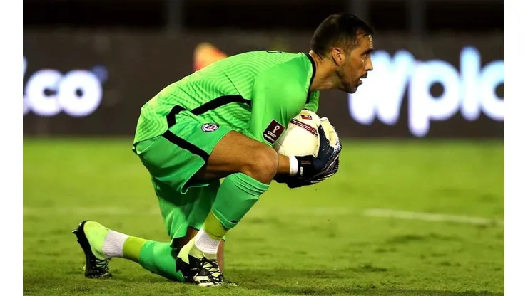 Pellegrini respalda a Claudio Bravo como el 1 de la selección chilena.