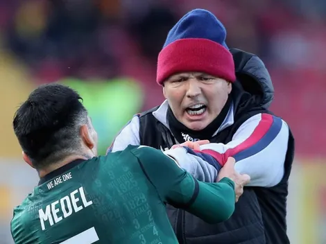 Sinisa Mihajlovic se pone firme con el porfiado Gary Medel