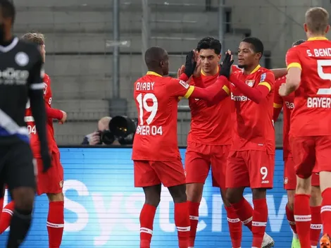 Leverkusen gana en el final y acecha al Bayern