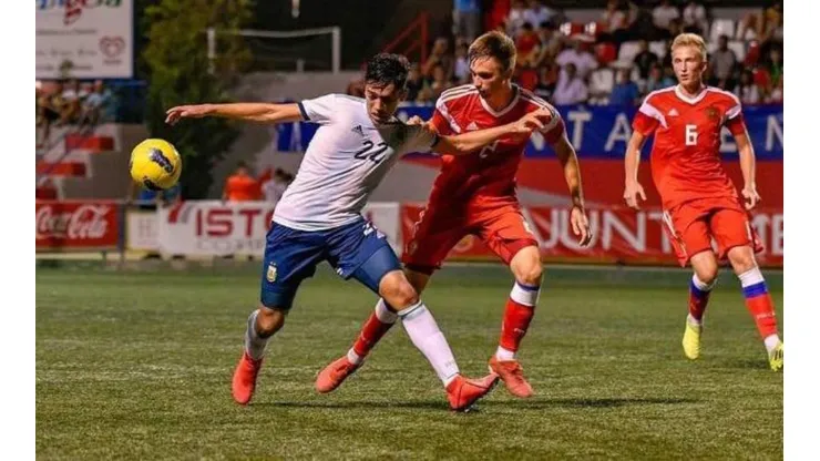 Pablo Solari jugando por la Sub 20 de Argentina