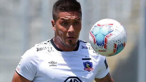 Javier Parraguez se tiene toda la fe para seguir en Colo Colo pese a la resistencia de los hinchas