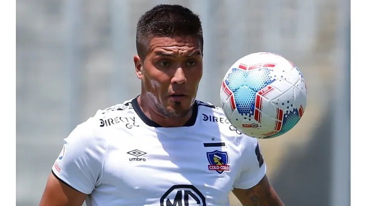 Javier Parraguez se tiene toda la fe para seguir en Colo Colo pese a la resistencia de los hinchas