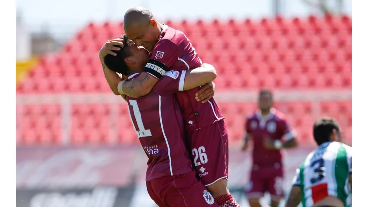 Suazo llegó a 101 goles en Primera División y fue la figura de La Serena