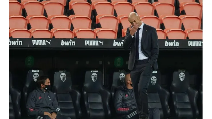Zinedine Zidane, técnico de Real Madrid analiza varios cambios para jugar ante Villarreal como forastero
