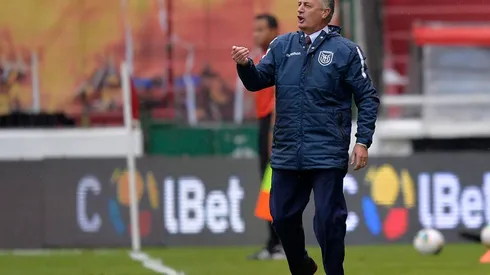 Gustavo Alfaro ante Colombia