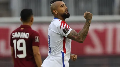 Arturo Vidal festeja su gol ante Venezuela