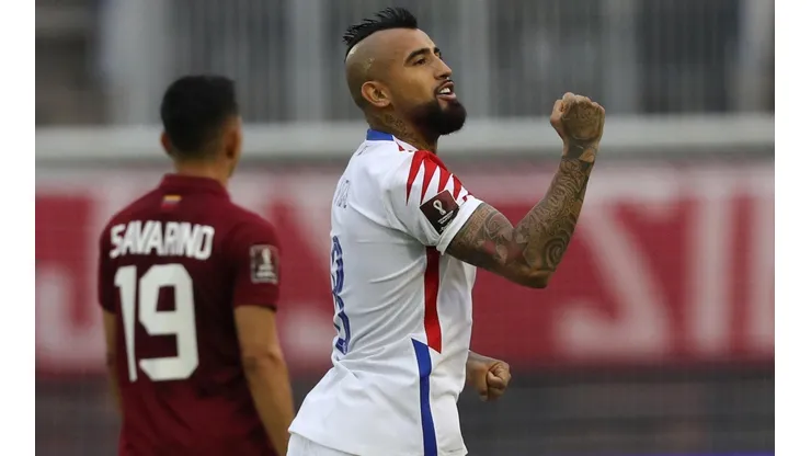 Arturo Vidal festeja su gol ante Venezuela