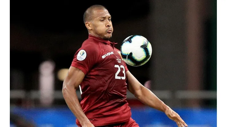 Salomón Rondón no se achica ante Chile