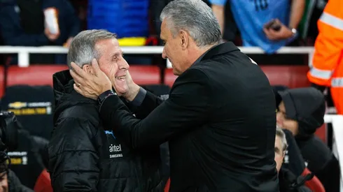 Tite saluda cariñosamente a Tabarez