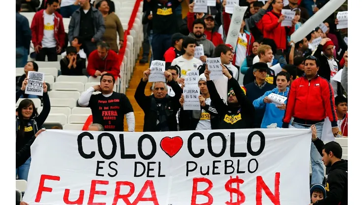 Colo Colo sufre una profunda crisis y los hinchas apuntan a la dirigencia como máximos responsables de la situación que tiene al Cacique luchando por no descender
