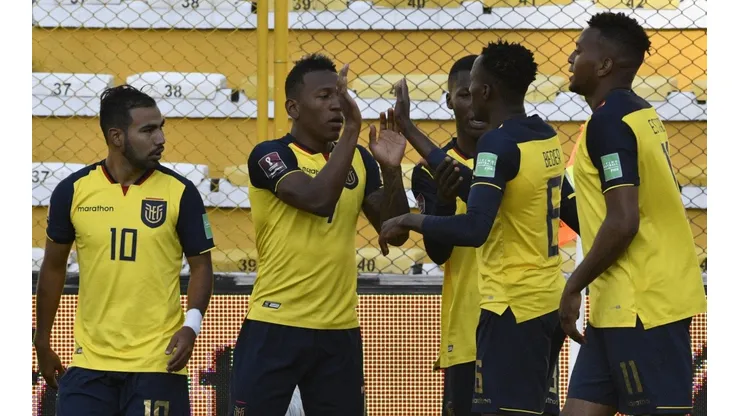 Ecuador pierde tres jugadores por el coronavirus