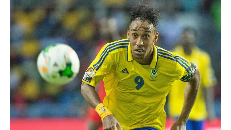 Aubameyang y sus compañeros estuvieron entre las 23:00 horas y las 06:00 AM retenidos en la terminal de Bajul.