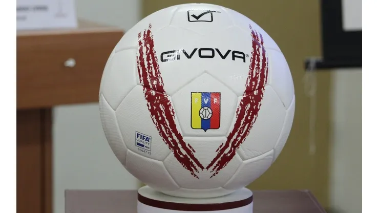 El balón oficial del duelo Venezuela-Chile es marca Givova y tiene el sello de calidad Pro de la FIFA