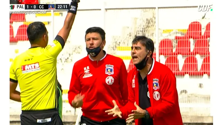 Gustavo Quinteros vio la roja por reclamos