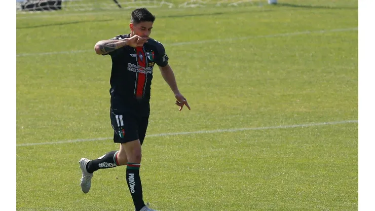 Palestino le dio un rápido golpe a los albos en La Cisterna.