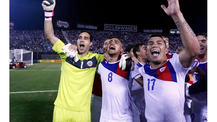 Claudio Bravo, Arturo Vidal y Gary Medel vuelven a ser uno en la Roja.