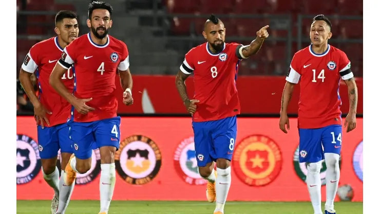Vidal fue figura en el primer tiempo ante Perú