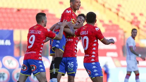 Los Hispanos le pusieron presión a los Cruzados para su choque ante Cobresal.