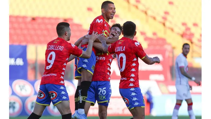 Los Hispanos le pusieron presión a los Cruzados para su choque ante Cobresal.