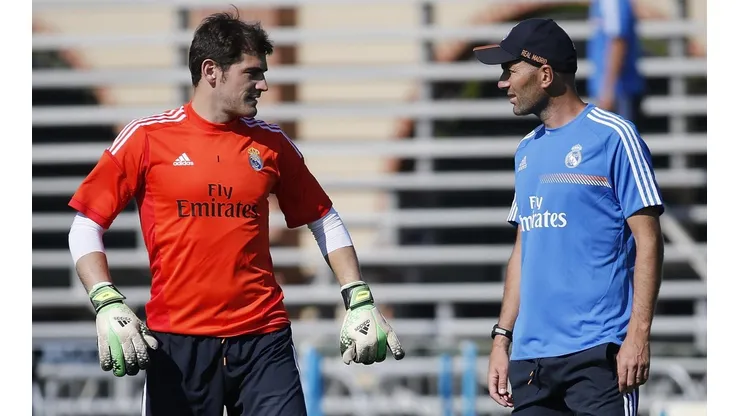Iker Casillas espera ser un DT como Zinedine Zidane.