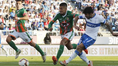 Católica quiere seguir como único líder del torneo.