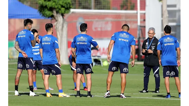 Bajo las órdenes de Reinaldo Rueda, la Roja va por un triunfo en las Eliminatorias a Qatar 2022 ante Perú en el Estadio Nacional.