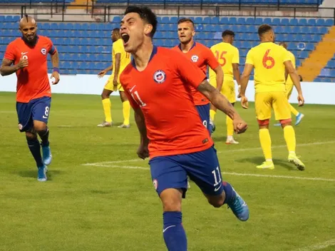 Rueda elogia a Felipe Mora y no lo descarta como titular ante Perú