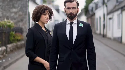 "Deadwater Fell" es una miniserie dramática que se detona con un trágico incidente. Debuta esta noche en TNT Series.