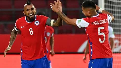 Chile vence a Perú al ritmo de Arturo Vidal y se mete en la pelea de nuevo.