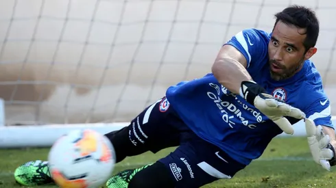 Claudio Bravo piensa en su futuro tras el retiro