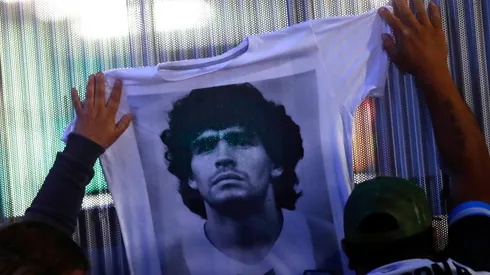 Las muestras de cariño de los hinchas al Diego