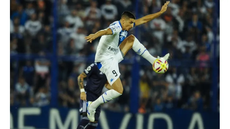 El delantero rescindió contrato con los de Liniers para llegar a La Portada.