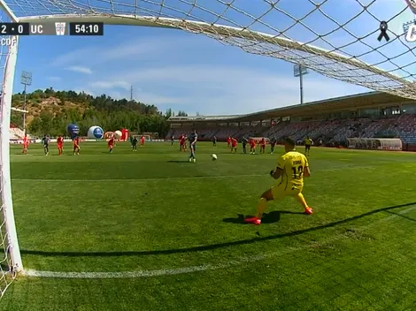 ¡Insólito! La UC repite tres veces el penal ante Curicó Unido