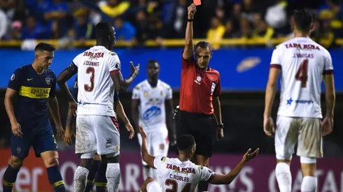 Esteban Ostojich, el árbitro de Chile-Perú en un partido de Boca Juniors.