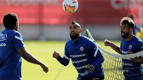 Jean Beausejour, Arturo Vidal y Mauricio Isla custodian el fuego sagrado de la selección chilena