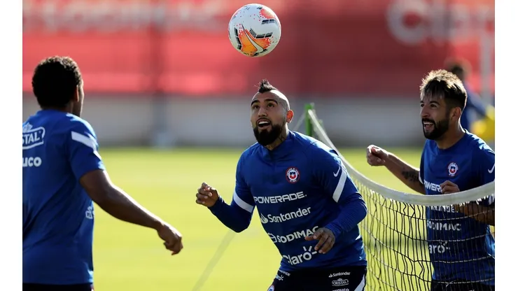 Jean Beausejour, Arturo Vidal y Mauricio Isla custodian el fuego sagrado de la selección chilena