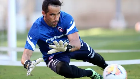 Claudio Bravo volvió a Juan Pinto Durán y sigue haciendo historia.